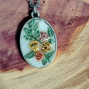 Beautiful oval floral pendant necklace, clay, pigment, resin, silver plated.